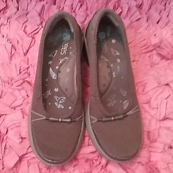 Shoes - Picture 3 of 3